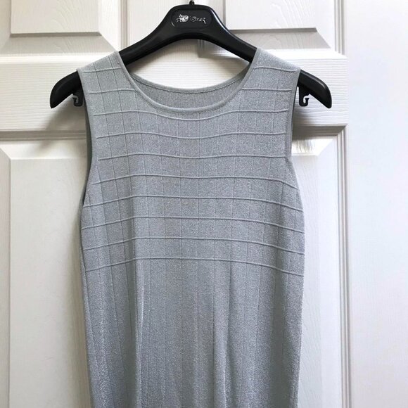 Cute Sleeveless Knit Top in Gray - Picture 3 of 10